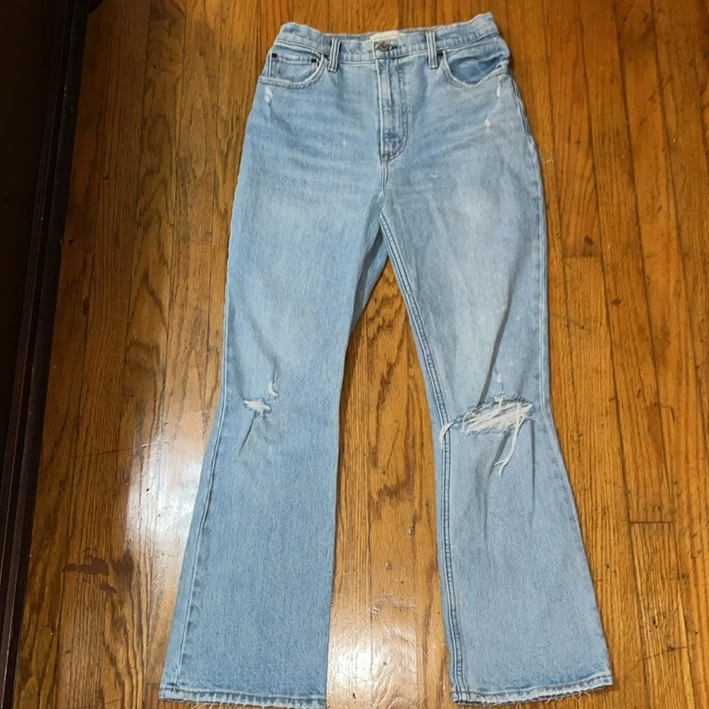 Abercrombie & Fitch The Kick Flare Ultra High Rise Distressed Jeans Size 27 - Picture 2 of 7